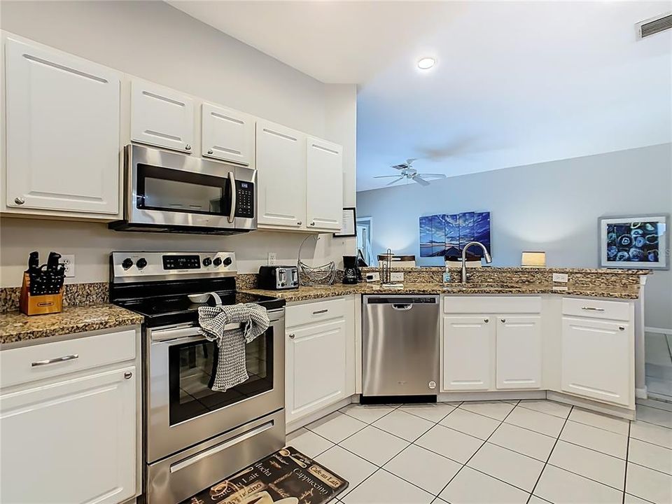 For Sale: $434,900 (4 beds, 3 baths, 1658 Square Feet)