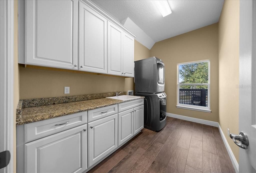 待售: $645,000 (3 贝兹, 2 浴室, 2640 平方英尺)