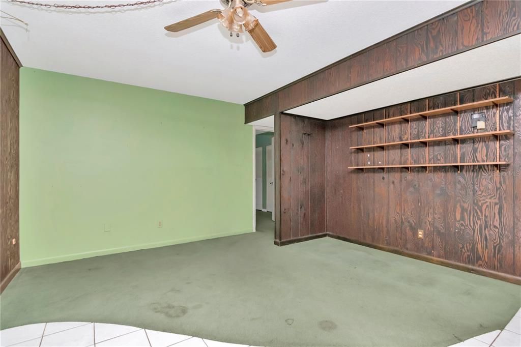 En Venta: $385,000 (4 camas, 2 baños, 1826 Pies cuadrados)