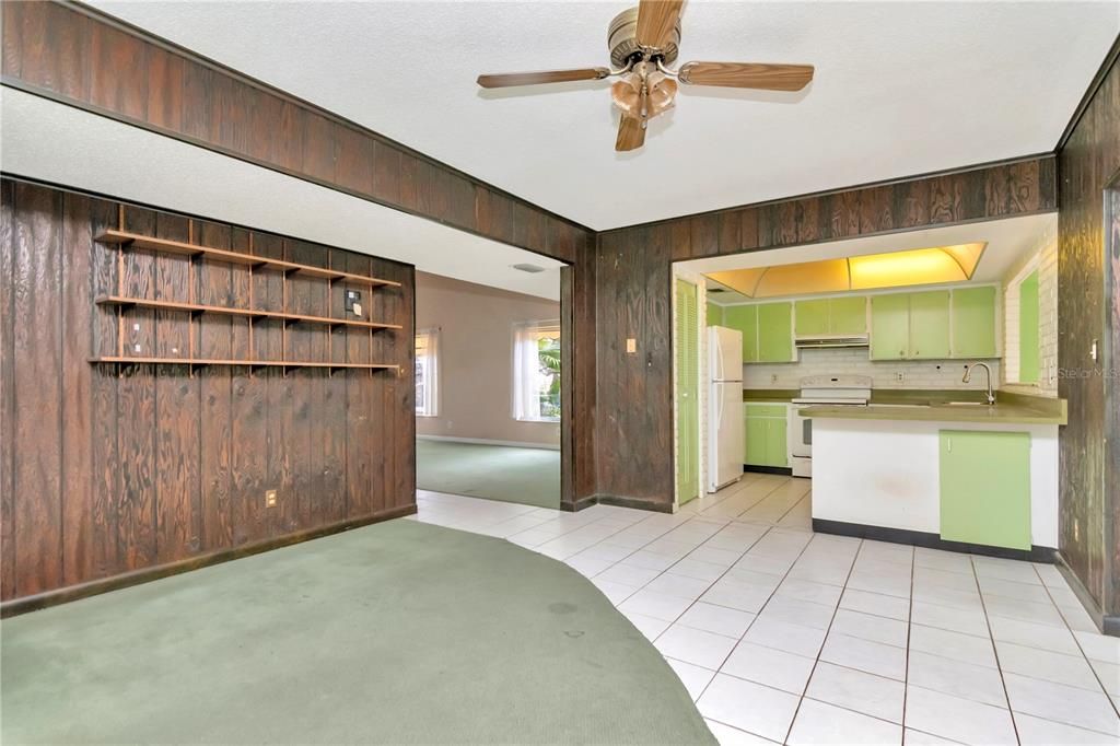 En Venta: $385,000 (4 camas, 2 baños, 1826 Pies cuadrados)