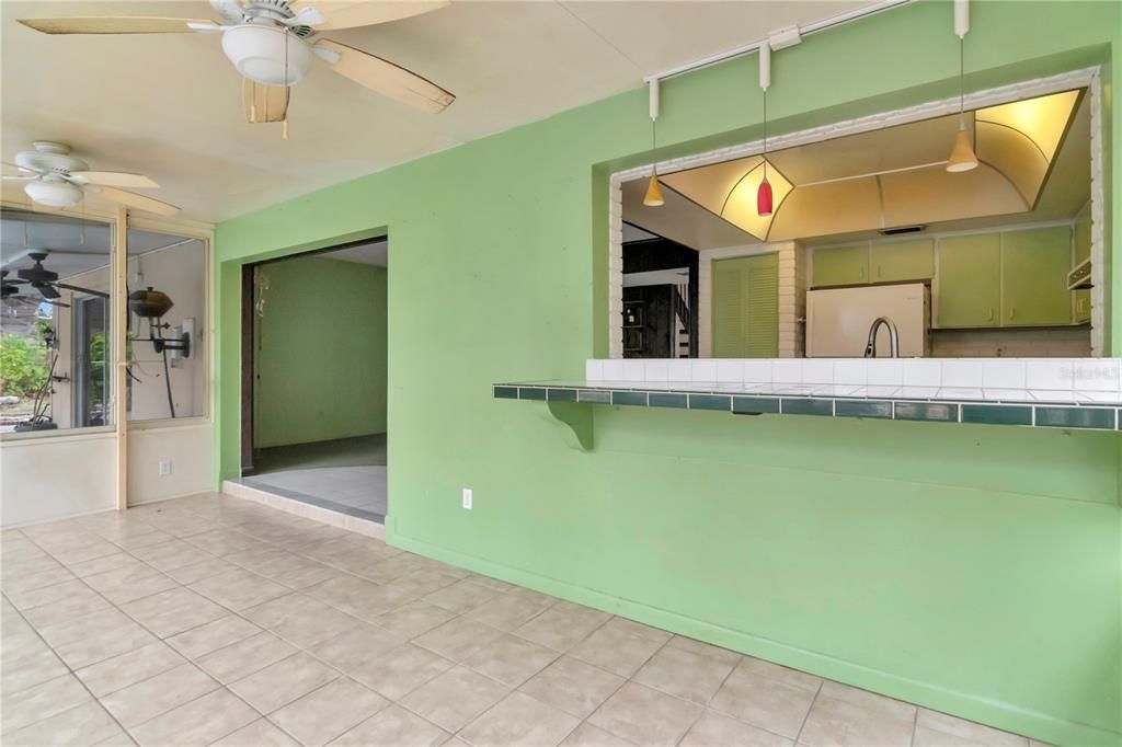 En Venta: $385,000 (4 camas, 2 baños, 1826 Pies cuadrados)