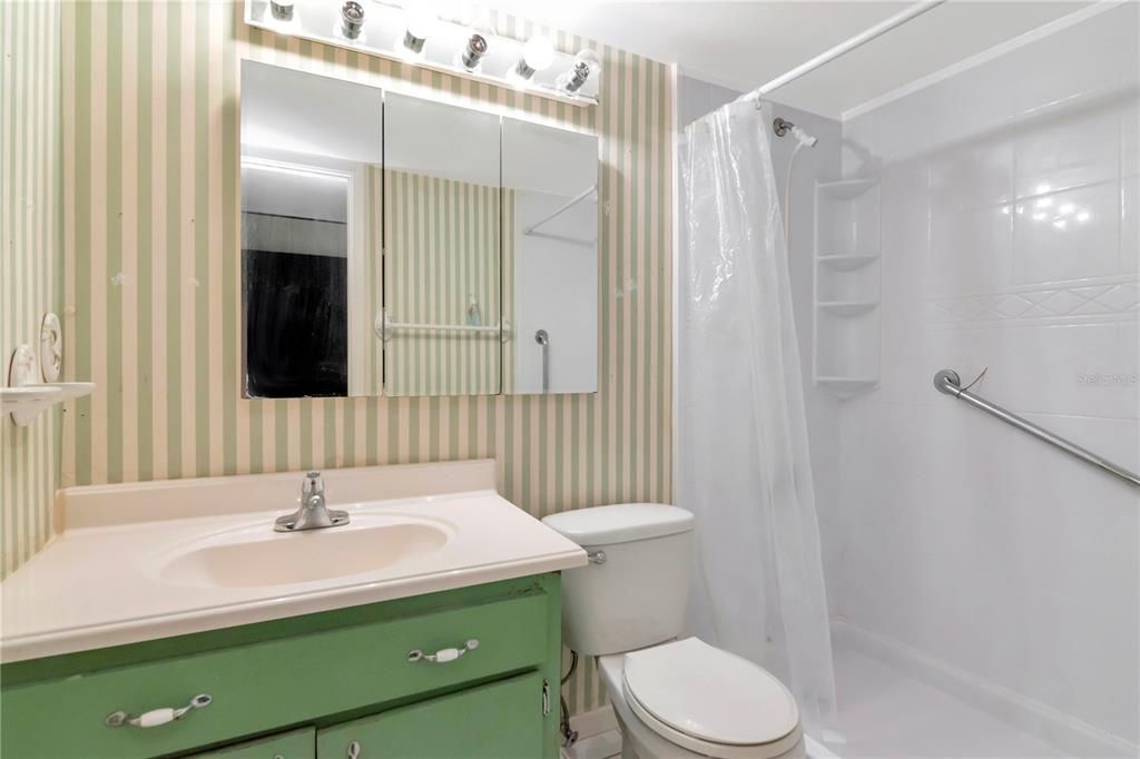 En Venta: $385,000 (4 camas, 2 baños, 1826 Pies cuadrados)