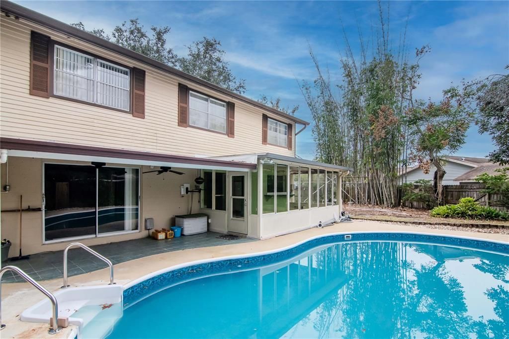 En Venta: $385,000 (4 camas, 2 baños, 1826 Pies cuadrados)