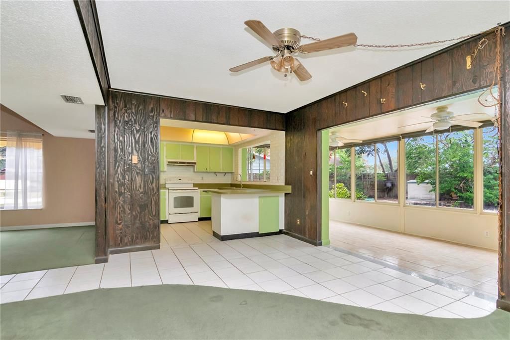 En Venta: $385,000 (4 camas, 2 baños, 1826 Pies cuadrados)