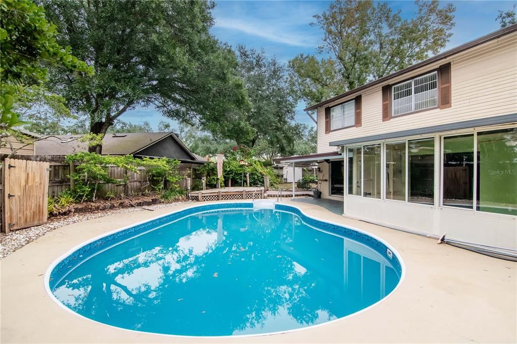 En Venta: $385,000 (4 camas, 2 baños, 1826 Pies cuadrados)