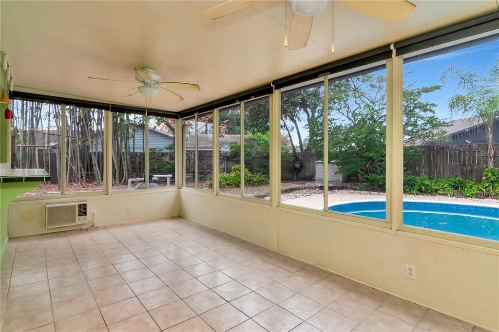 En Venta: $385,000 (4 camas, 2 baños, 1826 Pies cuadrados)