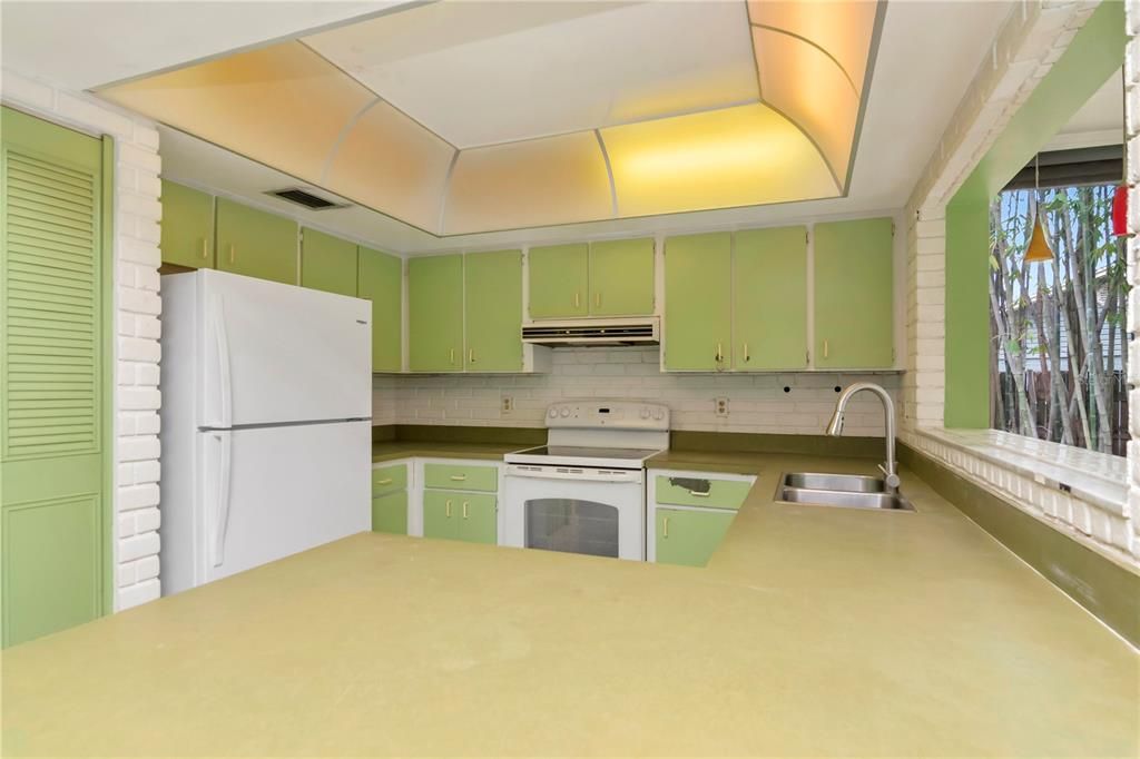 En Venta: $385,000 (4 camas, 2 baños, 1826 Pies cuadrados)