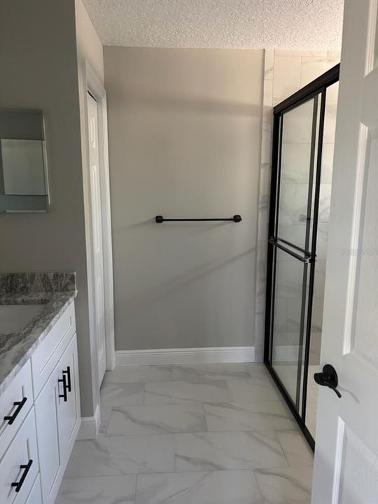 合同活跃: $258,900 (3 贝兹, 2 浴室, 1530 平方英尺)