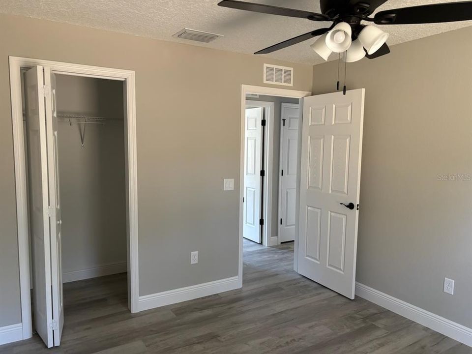 合同活跃: $258,900 (3 贝兹, 2 浴室, 1530 平方英尺)