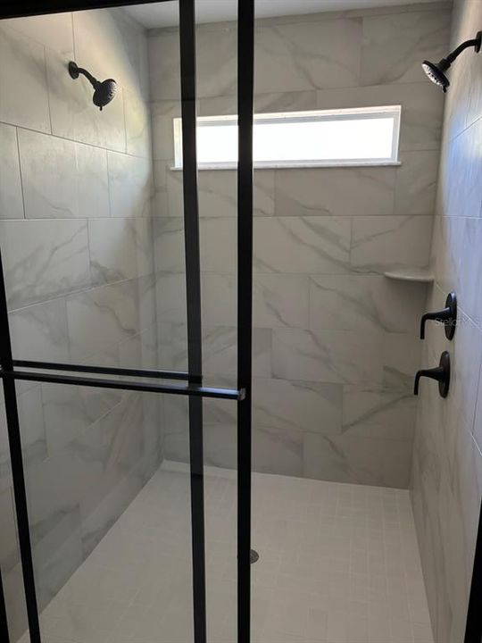 合同活跃: $258,900 (3 贝兹, 2 浴室, 1530 平方英尺)