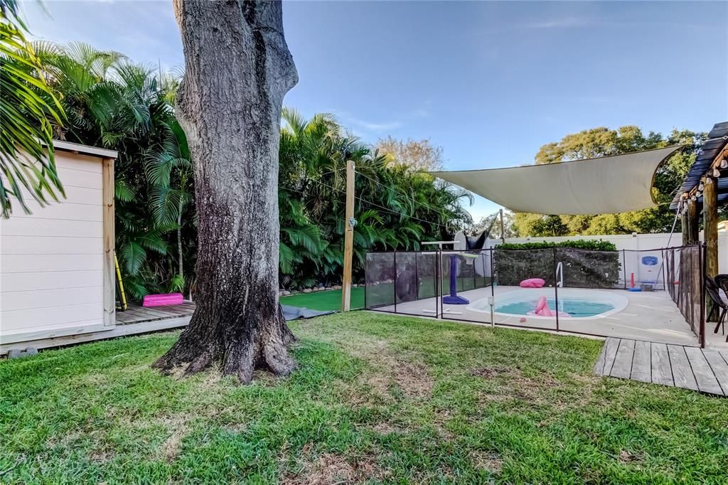 合同活跃: $435,000 (3 贝兹, 2 浴室, 1413 平方英尺)