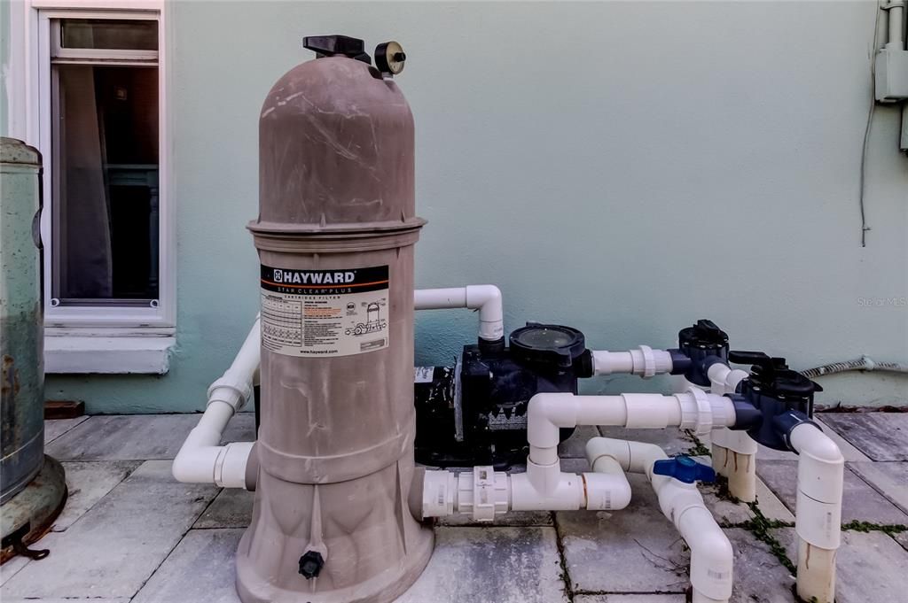 合同活跃: $435,000 (3 贝兹, 2 浴室, 1413 平方英尺)