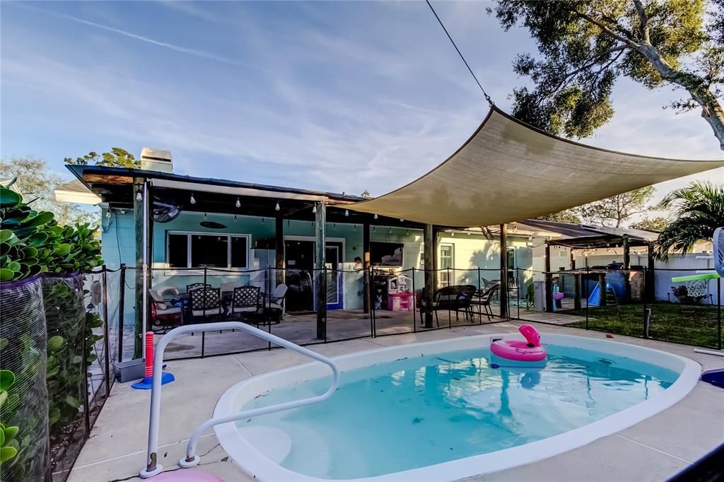 合同活跃: $435,000 (3 贝兹, 2 浴室, 1413 平方英尺)