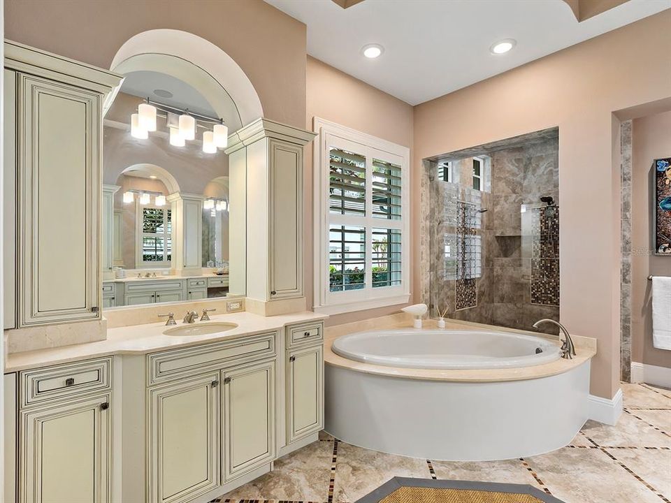 For Sale: $2,645,000 (3 beds, 3 baths, 3483 Square Feet)