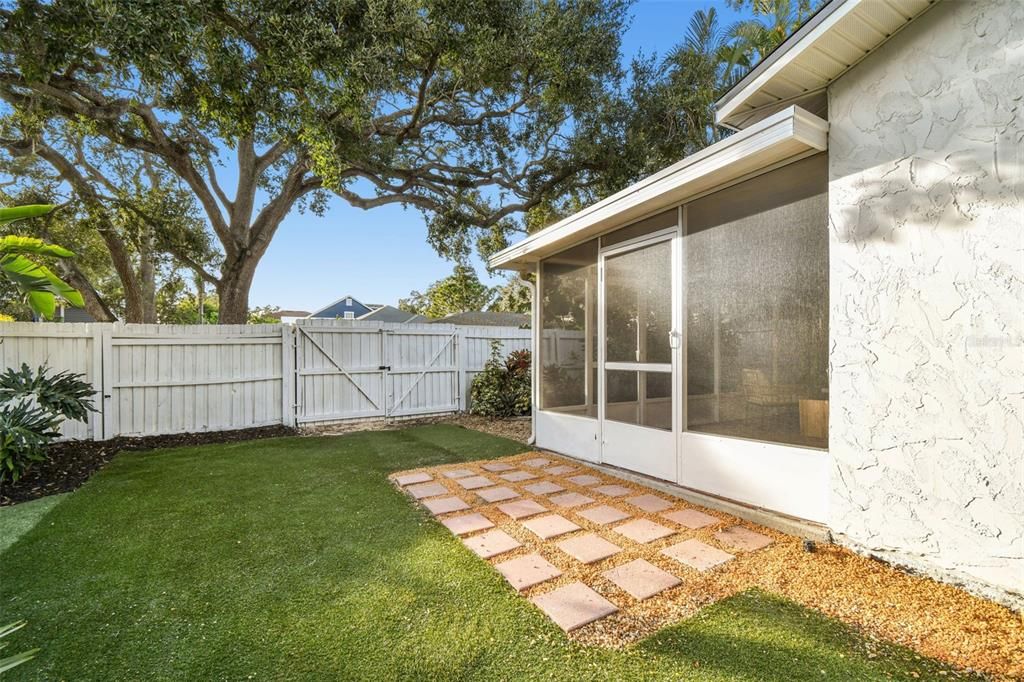 For Sale: $974,999 (3 beds, 2 baths, 2075 Square Feet)