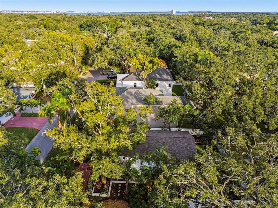 For Sale: $974,999 (3 beds, 2 baths, 2075 Square Feet)