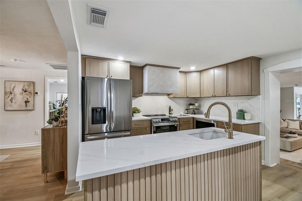 For Sale: $974,999 (3 beds, 2 baths, 2075 Square Feet)