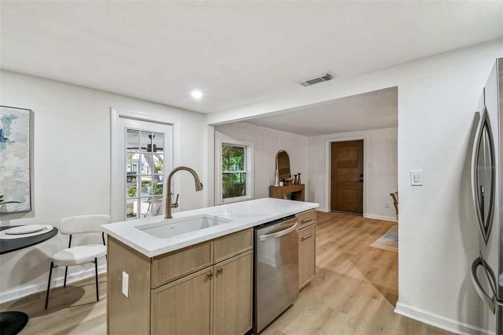 For Sale: $974,999 (3 beds, 2 baths, 2075 Square Feet)