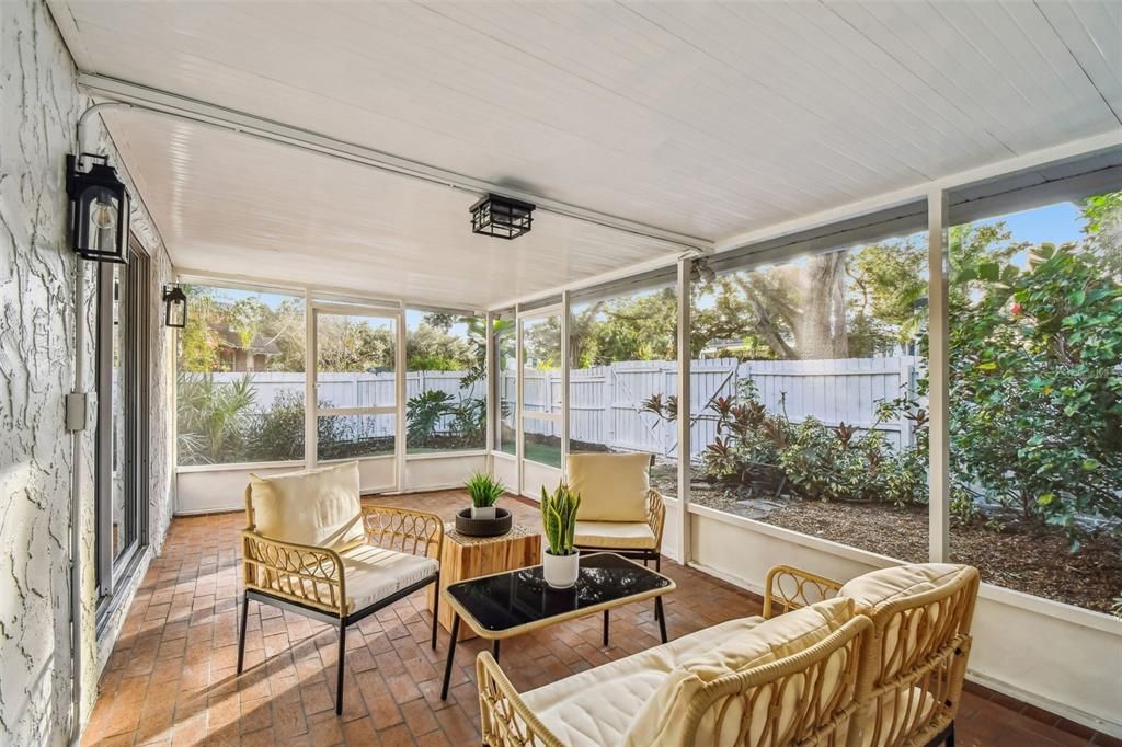 For Sale: $974,999 (3 beds, 2 baths, 2075 Square Feet)