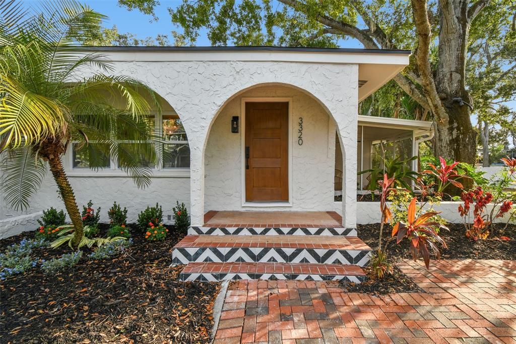 For Sale: $974,999 (3 beds, 2 baths, 2075 Square Feet)