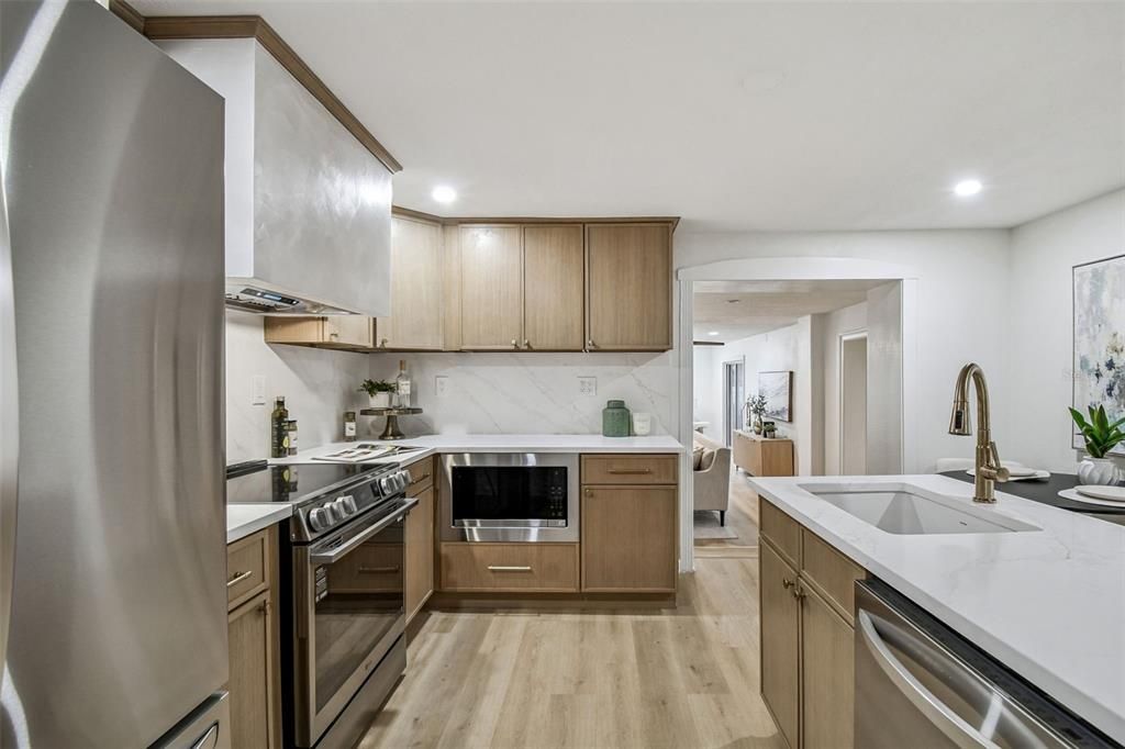 For Sale: $974,999 (3 beds, 2 baths, 2075 Square Feet)