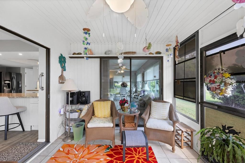 合同活跃: $259,900 (2 贝兹, 2 浴室, 1501 平方英尺)