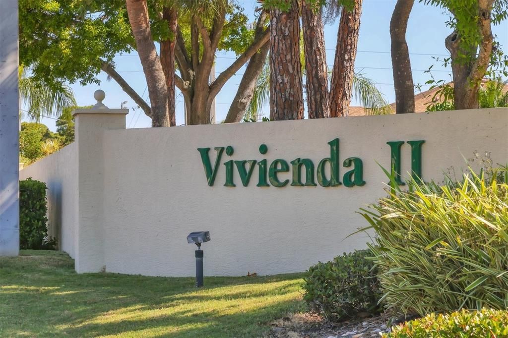 合同活跃: $259,900 (2 贝兹, 2 浴室, 1501 平方英尺)