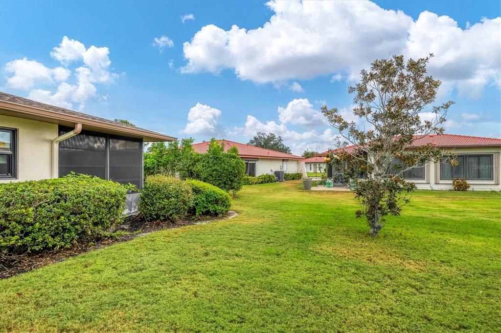 合同活跃: $259,900 (2 贝兹, 2 浴室, 1501 平方英尺)