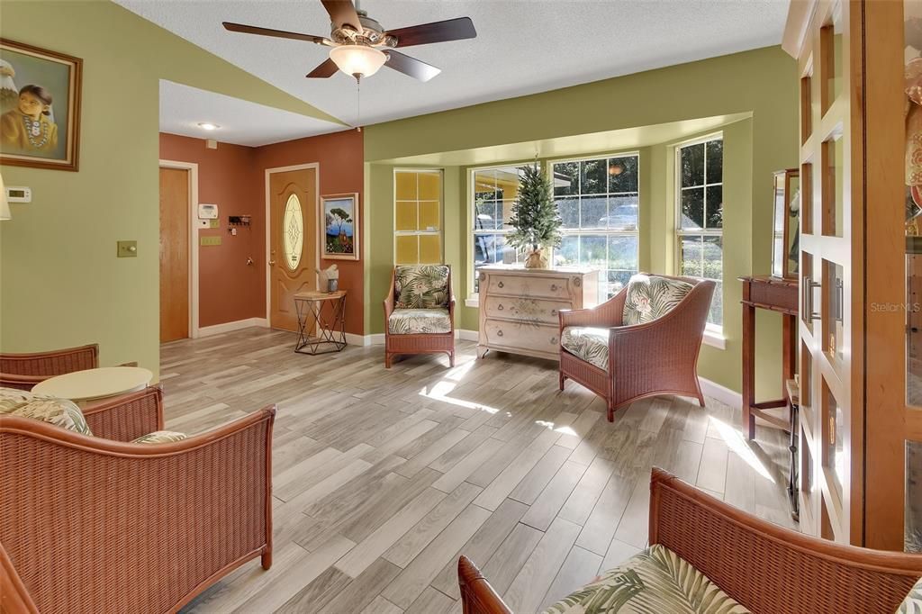 En Venta: $387,000 (3 camas, 2 baños, 1597 Pies cuadrados)