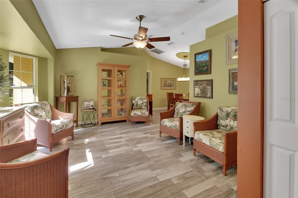 En Venta: $387,000 (3 camas, 2 baños, 1597 Pies cuadrados)