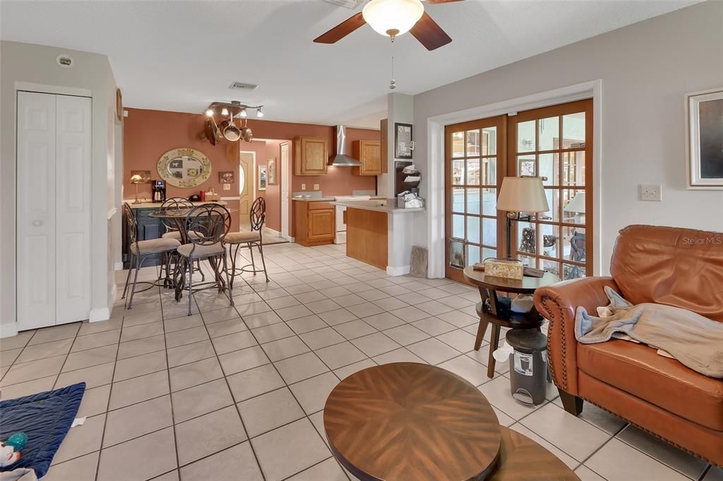 En Venta: $387,000 (3 camas, 2 baños, 1597 Pies cuadrados)