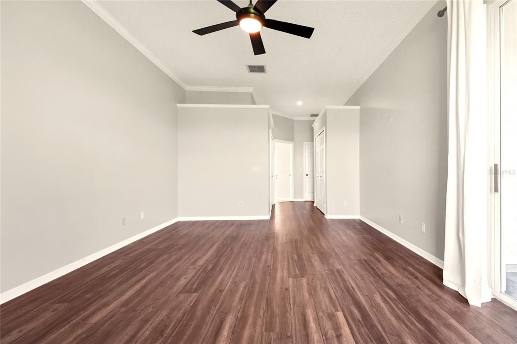 Active With Contract: $514,900 (3 beds, 2 baths, 2219 Square Feet)