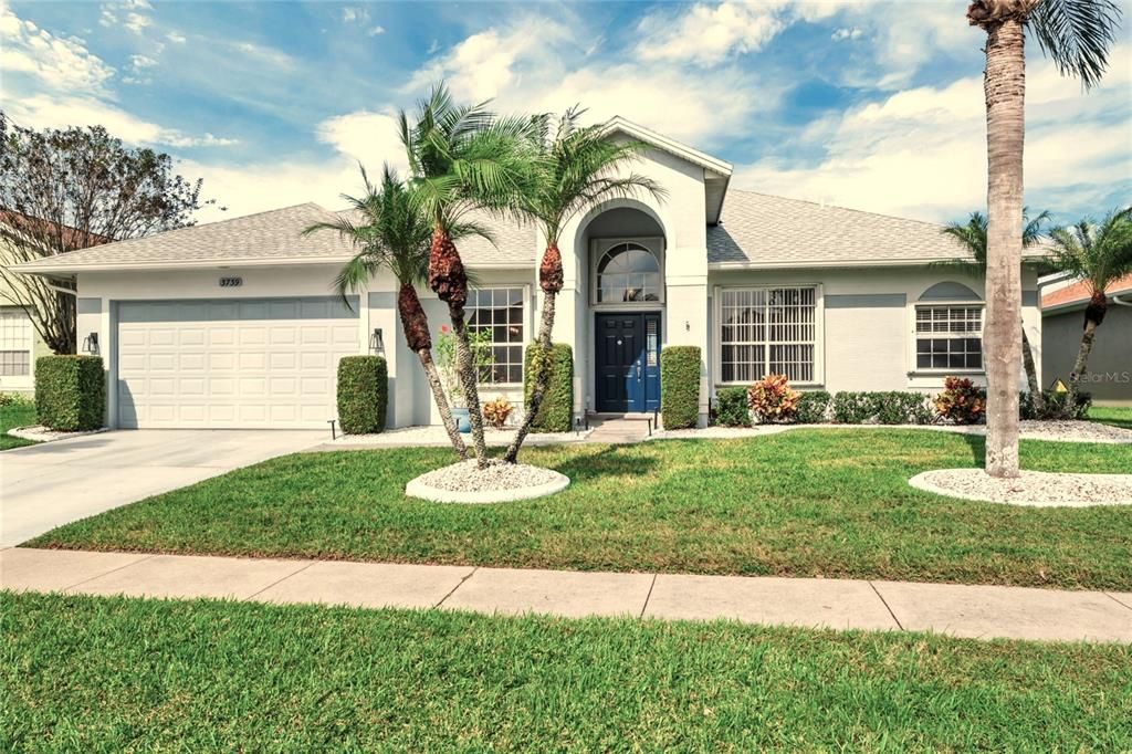 Active With Contract: $514,900 (3 beds, 2 baths, 2219 Square Feet)