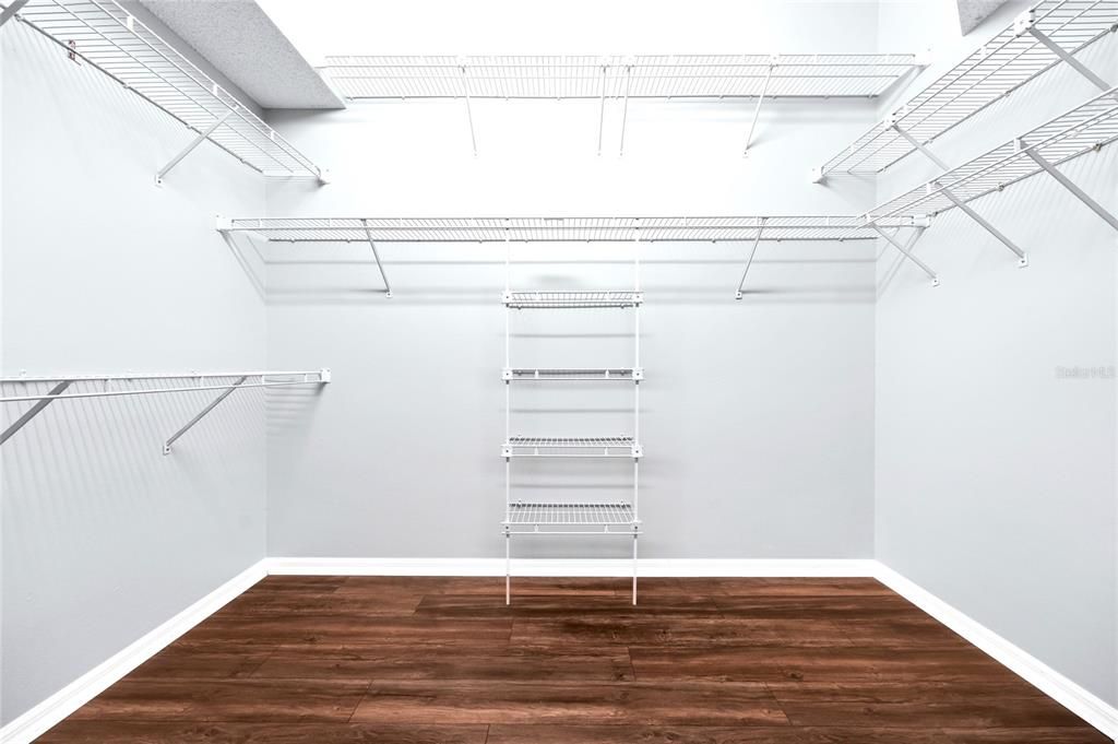 Active With Contract: $514,900 (3 beds, 2 baths, 2219 Square Feet)