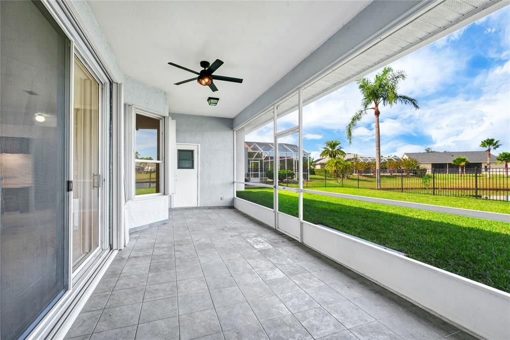 Active With Contract: $514,900 (3 beds, 2 baths, 2219 Square Feet)