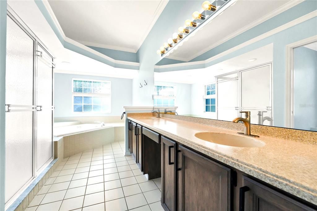 Active With Contract: $514,900 (3 beds, 2 baths, 2219 Square Feet)