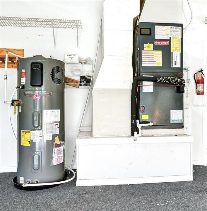 Active With Contract: $514,900 (3 beds, 2 baths, 2219 Square Feet)