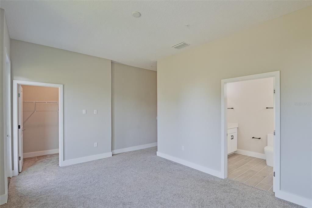 For Sale: $330,000 (3 beds, 2 baths, 1452 Square Feet)