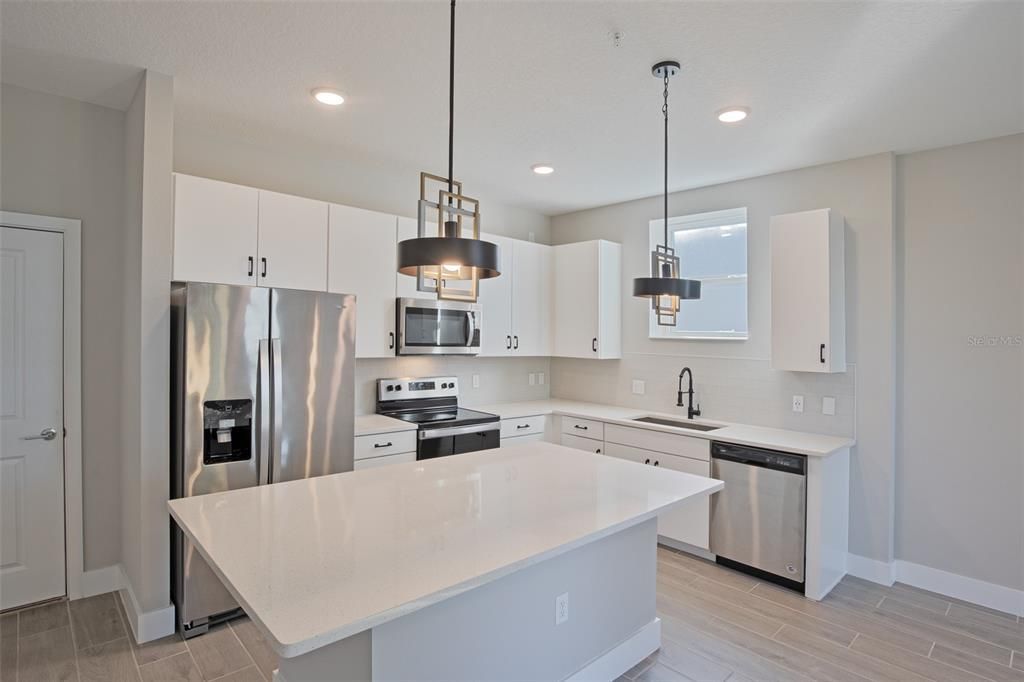 For Sale: $330,000 (3 beds, 2 baths, 1452 Square Feet)