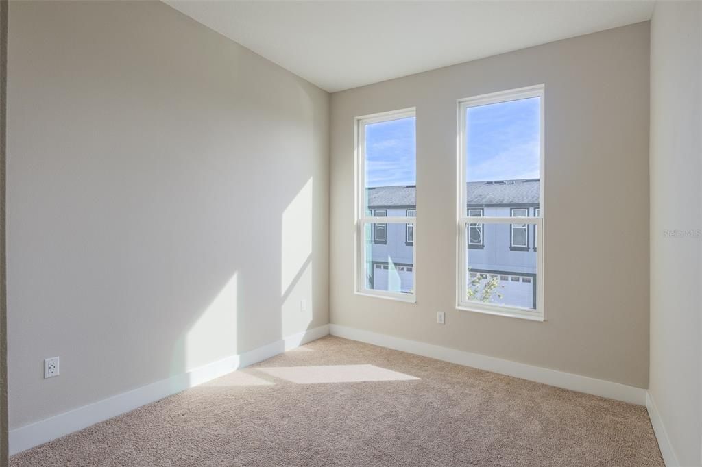 For Sale: $330,000 (3 beds, 2 baths, 1452 Square Feet)