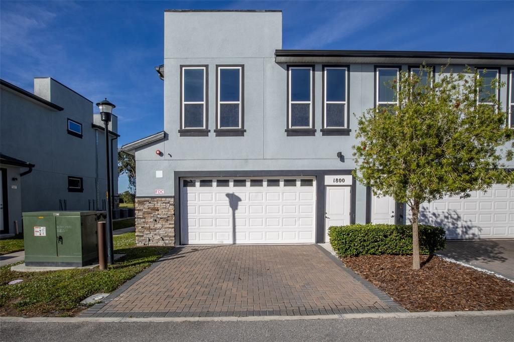 For Sale: $330,000 (3 beds, 2 baths, 1452 Square Feet)