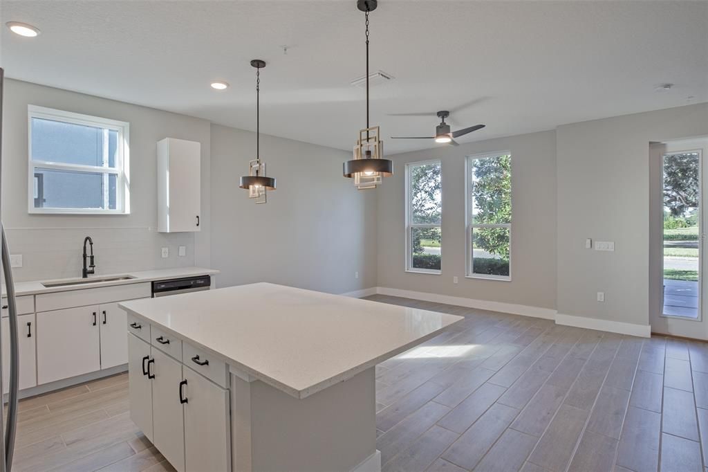 For Sale: $330,000 (3 beds, 2 baths, 1452 Square Feet)