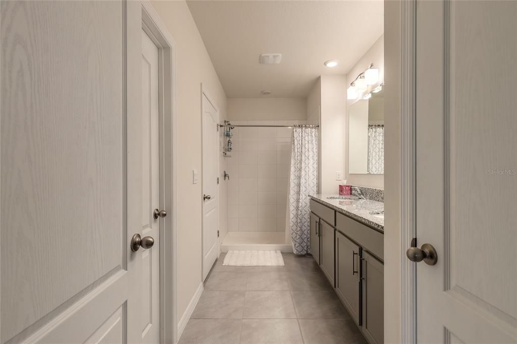 На продажу: $384,900 (3 спален, 2 ванн, 1616 Квадратных фут)