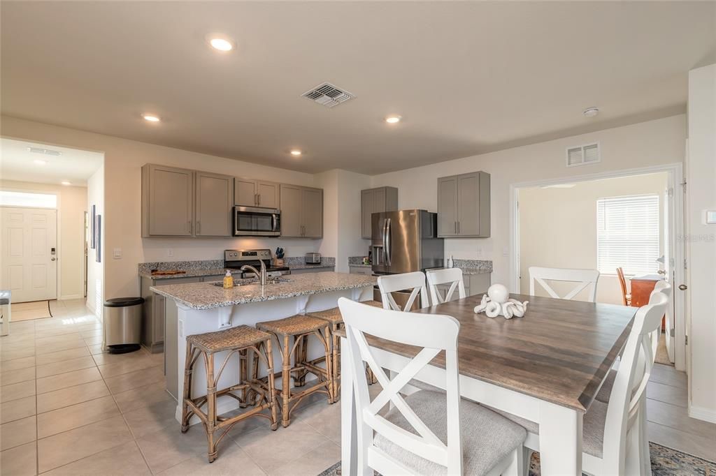 На продажу: $384,900 (3 спален, 2 ванн, 1616 Квадратных фут)