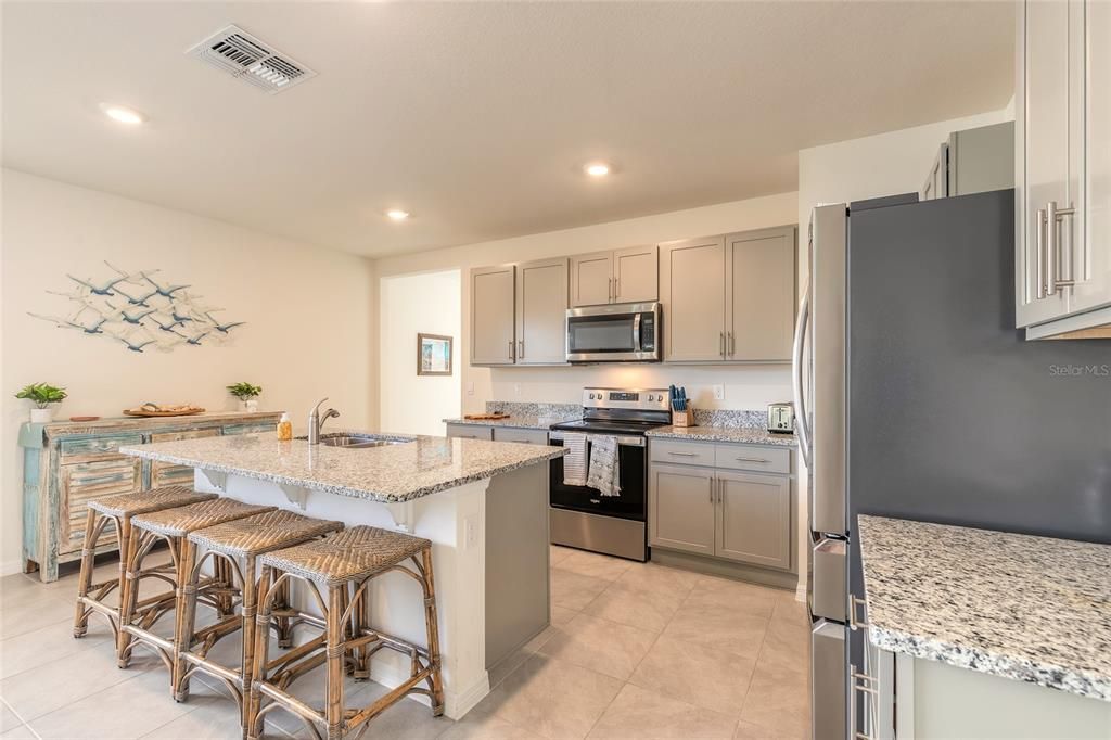 На продажу: $384,900 (3 спален, 2 ванн, 1616 Квадратных фут)