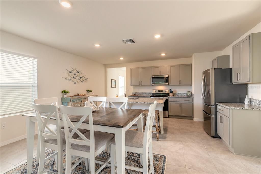 На продажу: $384,900 (3 спален, 2 ванн, 1616 Квадратных фут)