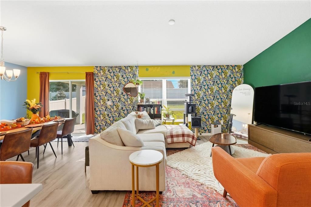 待售: $360,000 (4 贝兹, 2 浴室, 1696 平方英尺)