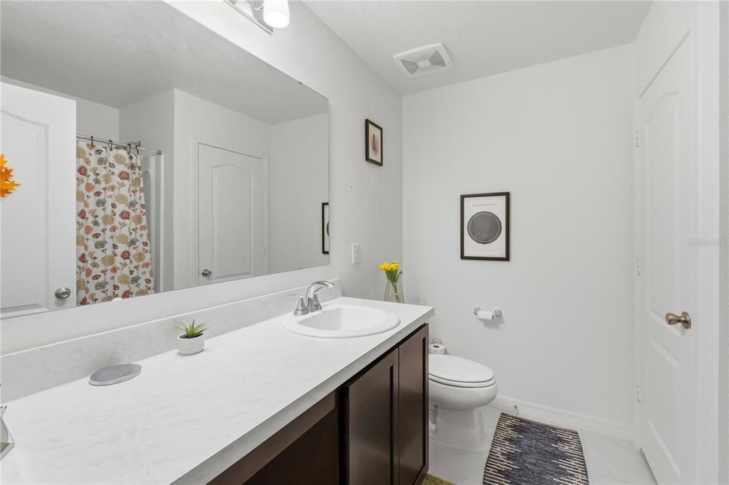 待售: $360,000 (4 贝兹, 2 浴室, 1696 平方英尺)