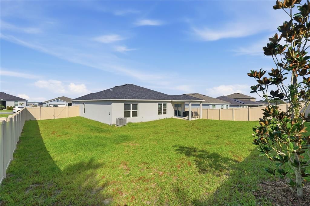 待售: $360,000 (4 贝兹, 2 浴室, 1696 平方英尺)