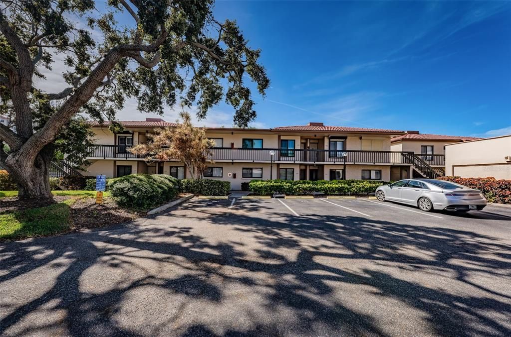 待售: $319,000 (2 贝兹, 2 浴室, 890 平方英尺)